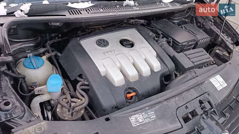 Мінівен Volkswagen Touran 2005 в Сарнах