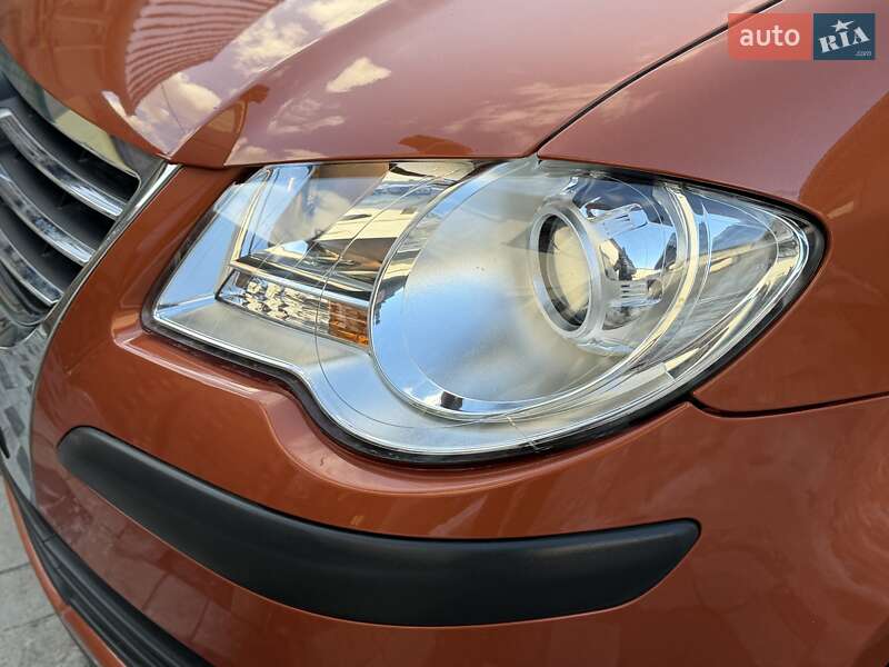 Минивэн Volkswagen Touran 2009 в Ровно