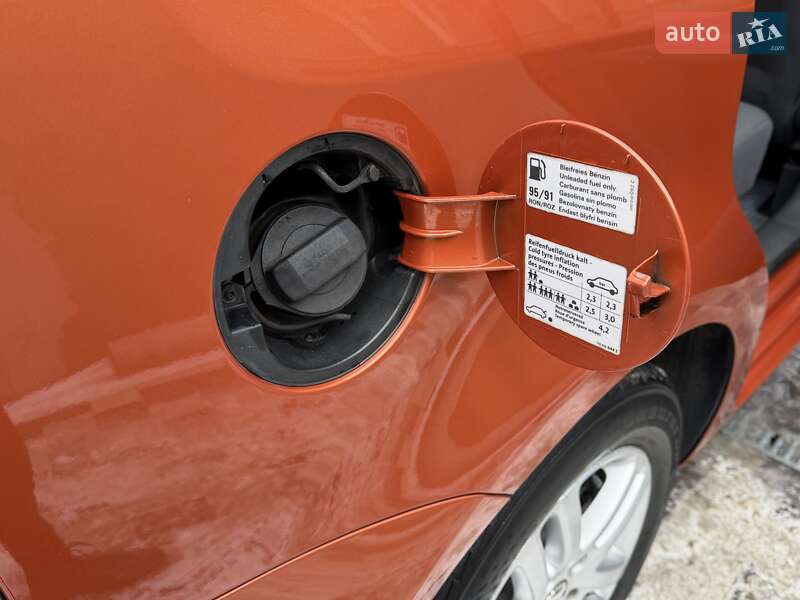 Минивэн Volkswagen Touran 2009 в Ровно