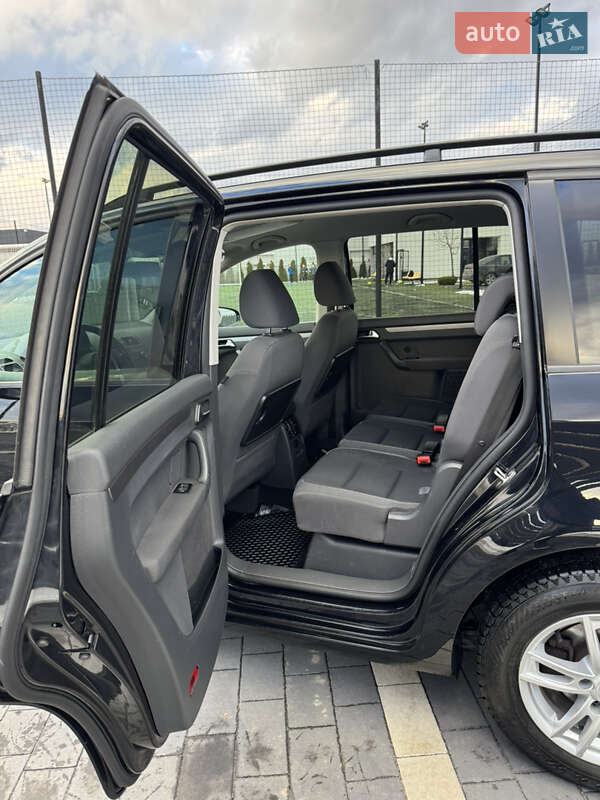 Минивэн Volkswagen Touran 2011 в Мукачево