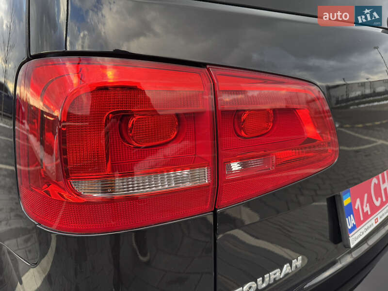 Минивэн Volkswagen Touran 2011 в Мукачево