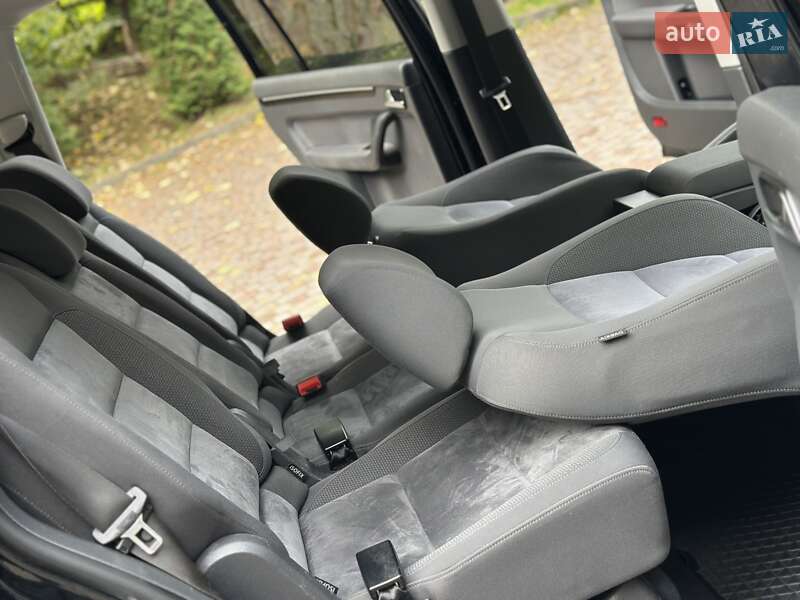 Минивэн Volkswagen Touran 2011 в Дрогобыче фото 53 Минивэн Volkswagen Touran 2011 в Дрогобыче