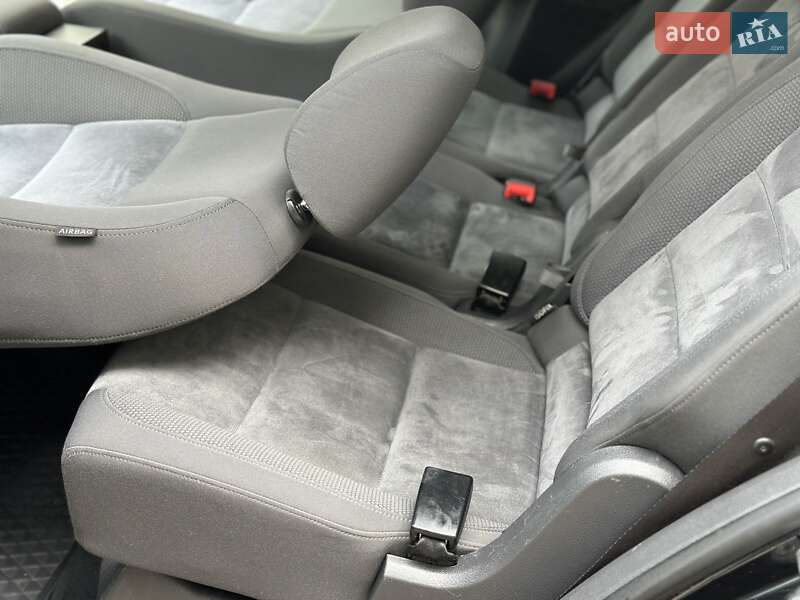 Минивэн Volkswagen Touran 2011 в Дрогобыче фото 62 Минивэн Volkswagen Touran 2011 в Дрогобыче
