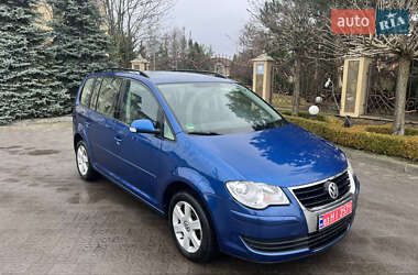 Мінівен Volkswagen Touran 2008 в Сарнах
