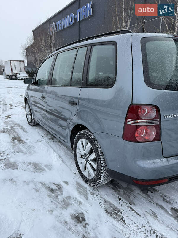 Минивэн Volkswagen Touran 2009 в Белой Церкви