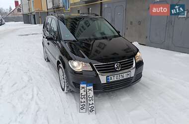 Мінівен Volkswagen Touran 2008 в Івано-Франківську