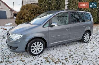 Минивэн Volkswagen Touran 2007 в Хороле