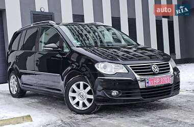 Минивэн Volkswagen Touran 2010 в Львове