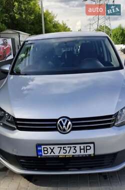 Мінівен Volkswagen Touran 2010 в Хотині