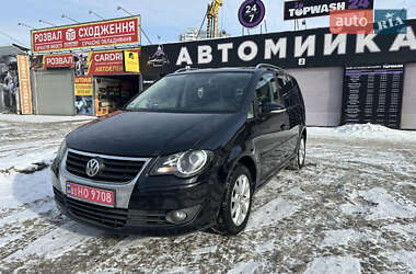 Минивэн Volkswagen Touran 2010 в Киеве