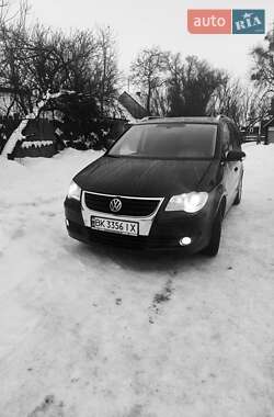 Мінівен Volkswagen Touran 2007 в Рокитному