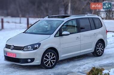 Мінівен Volkswagen Touran 2011 в Стрию