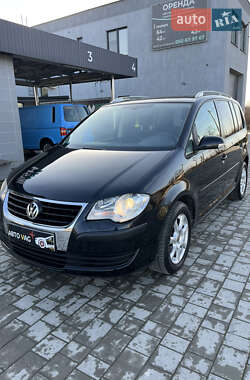 Минивэн Volkswagen Touran 2007 в Виноградове