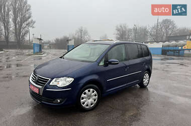 Мінівен Volkswagen Touran 2009 в Дніпрі