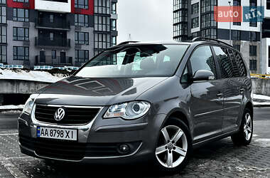 Минивэн Volkswagen Touran 2007 в Киеве