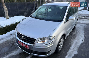 Минивэн Volkswagen Touran 2009 в Луцке
