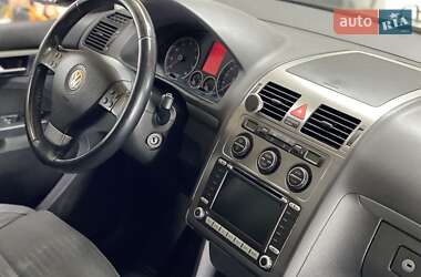 Минивэн Volkswagen Touran 2007 в Сваляве