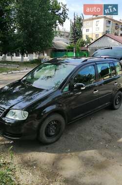 Минивэн Volkswagen Touran 2006 в Рени
