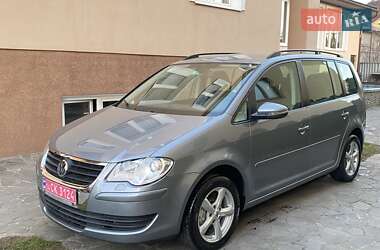 Минивэн Volkswagen Touran 2010 в Мукачево