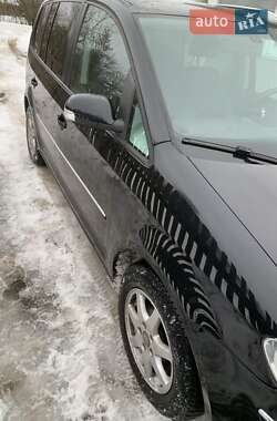 Мінівен Volkswagen Touran 2008 в Камені-Каширському