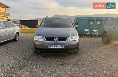 Минивэн Volkswagen Touran 2005 в Тячеве