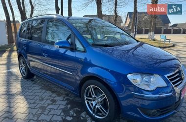 Минивэн Volkswagen Touran 2008 в Черновцах