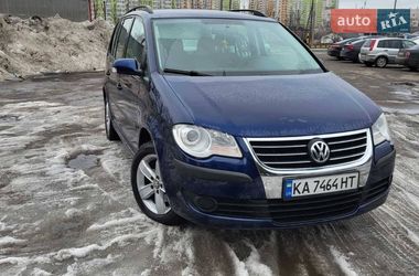 Мінівен Volkswagen Touran 2008 в Києві