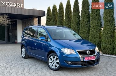 Минивэн Volkswagen Touran 2007 в Иршаве