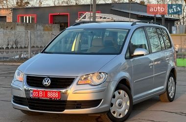 Мінівен Volkswagen Touran 2009 в Лубнах