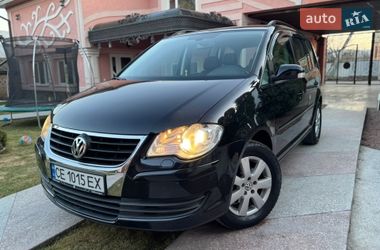 Мінівен Volkswagen Touran 2008 в Чернівцях