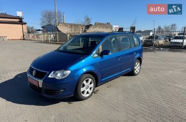 Мінівен Volkswagen Touran 2008 в Сарнах