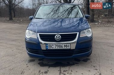 Минивэн Volkswagen Touran 2010 в Кривом Роге
