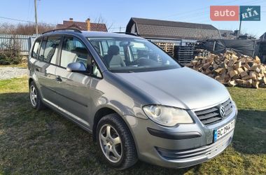 Минивэн Volkswagen Touran 2007 в Городке