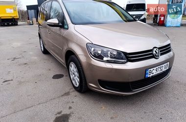 Минивэн Volkswagen Touran 2011 в Комарному