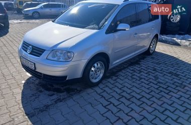 Минивэн Volkswagen Touran 2003 в Хотине