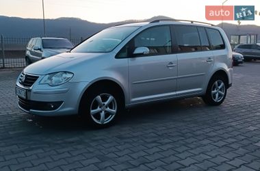 Минивэн Volkswagen Touran 2008 в Хусте