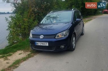 Минивэн Volkswagen Touran 2011 в Козине