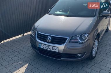 Мінівен Volkswagen Touran 2010 в Львові