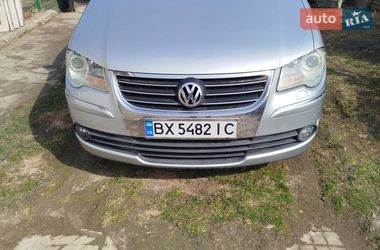 Минивэн Volkswagen Touran 2008 в Чемеровцах