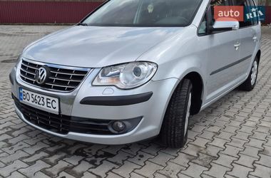 Минивэн Volkswagen Touran 2008 в Кременце