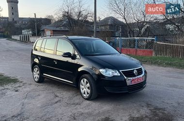 Минивэн Volkswagen Touran 2010 в Коростене