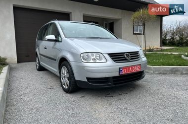 Минивэн Volkswagen Touran 2004 в Бучаче