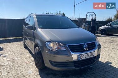 Минивэн Volkswagen Touran 2008 в Староконстантинове