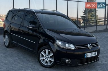 Мінівен Volkswagen Touran 2011 в Чернівцях