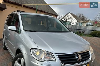 Минивэн Volkswagen Touran 2008 в Золотоноше