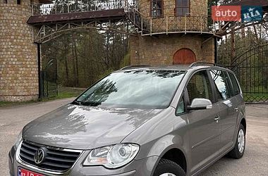 Мінівен Volkswagen Touran 2009 в Зіньківі