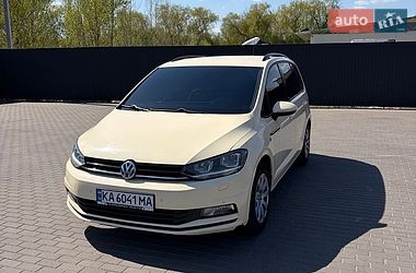 Микровэн Volkswagen Touran 2016 в Киеве