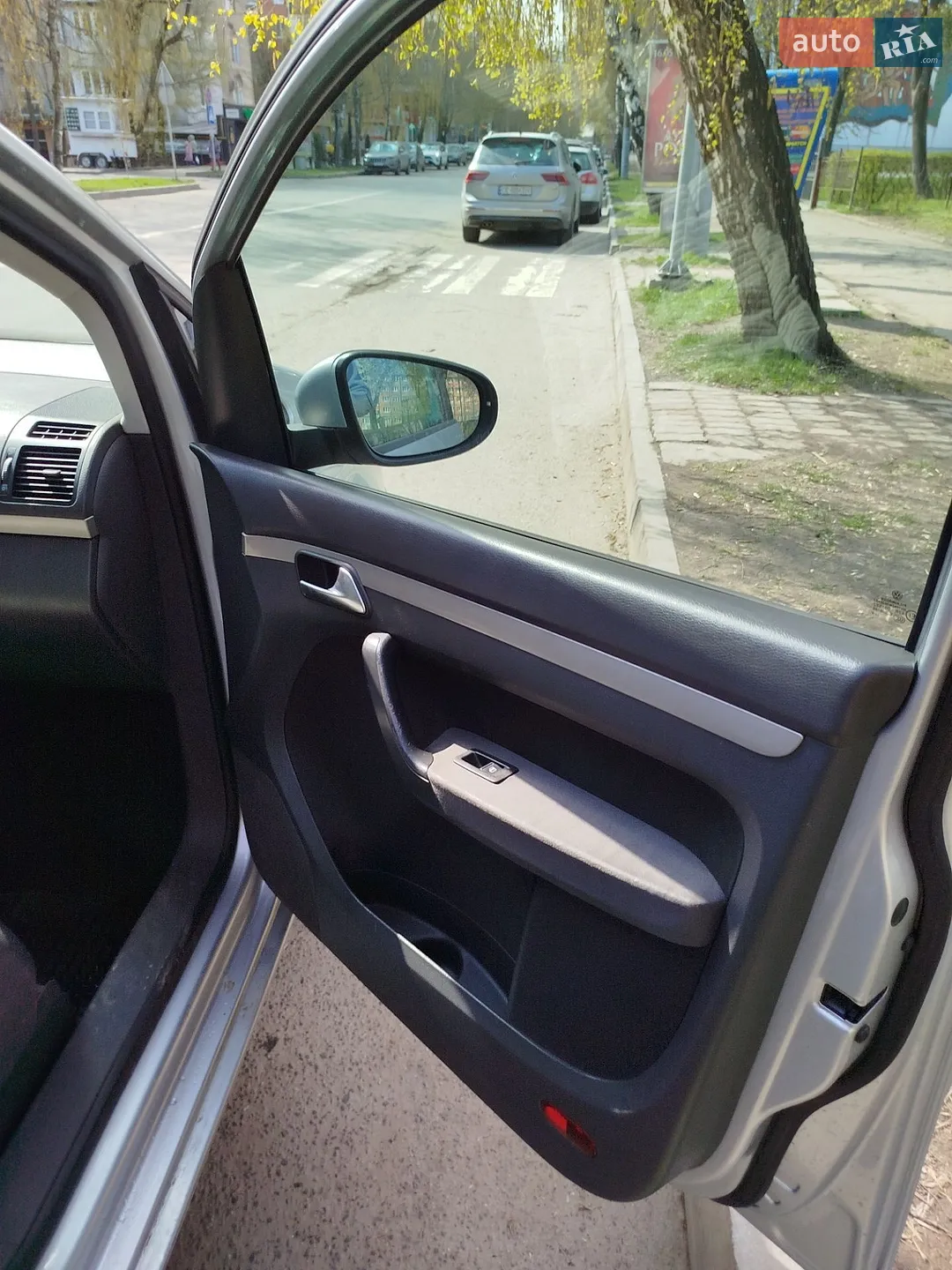 2010 Volkswagen Touran - мініатюра 16