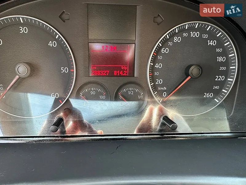 Volkswagen Touran 2004 VIN WVGZZZ1TZ5W062622 фото оголошення 7 з 46