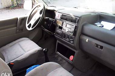 Вантажопасажирський фургон Volkswagen Transporter 2001 в 